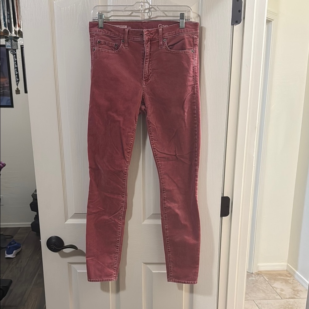 GAP- Women's Rose Stretch Corduroy Skinny Pants